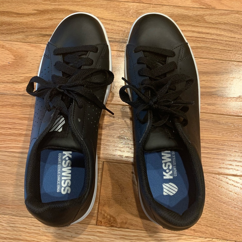 K Swiss tennis shoes